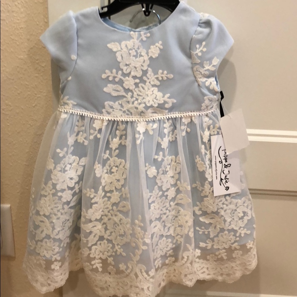 New lace formal dress